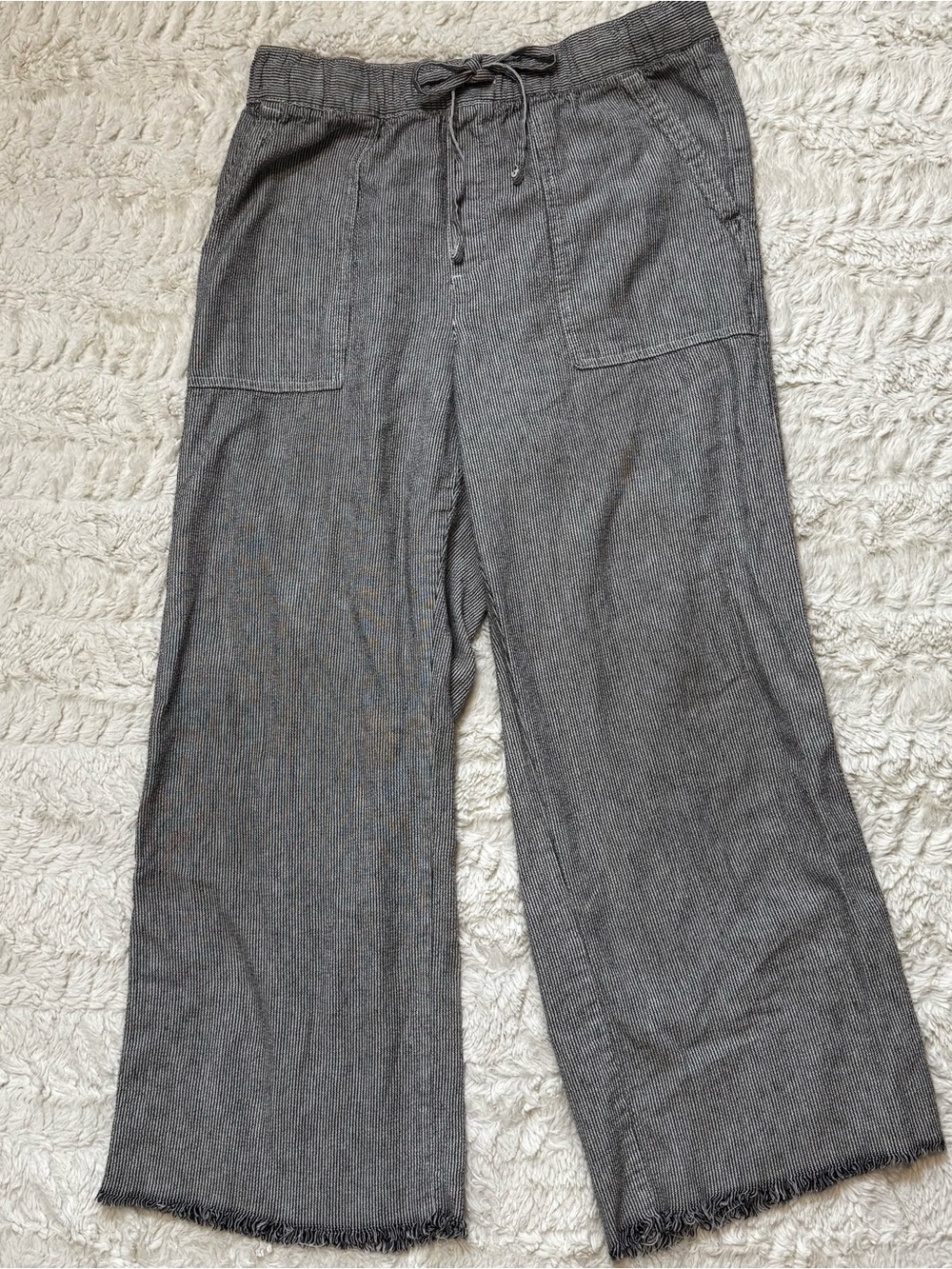 GAP Grey Pinstripe Linen Blend Wide Leg Pants Medium Raw Hem Flowy Boho Coastal